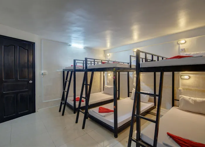 Pub Hostel *