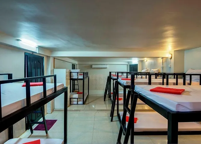 Pub Hostel *